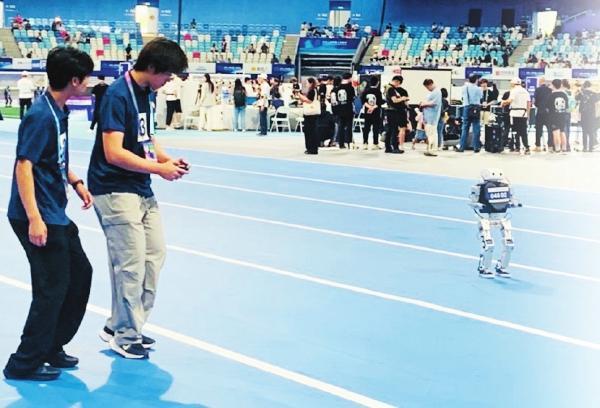 人才缺口激增4倍 人形机器人产教融合加速跑